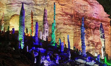 長沙出發(fā)到黃龍洞、天門山二日游