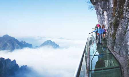 長(zhǎng)沙出發(fā)到張家界玻璃橋云天渡、森林公園、天門山玻璃棧道往返4天3晚游