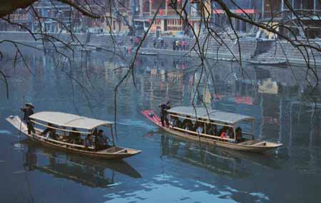 張家界森林公園、袁家界、天子山、大峽谷、玻璃橋、天門山、玻璃棧道、鳳凰古城三晚四日游